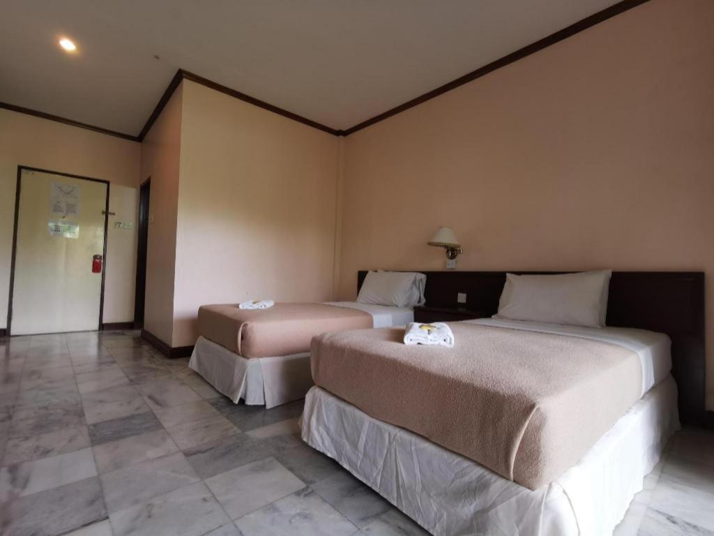 Oyo 89972 Borneo Paradise Beach Hotel Kota Kinabalu Extérieur photo