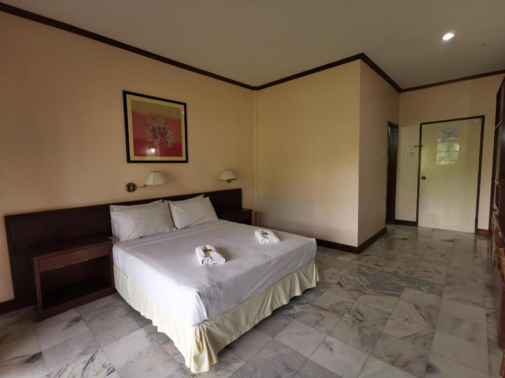 Oyo 89972 Borneo Paradise Beach Hotel Kota Kinabalu Extérieur photo